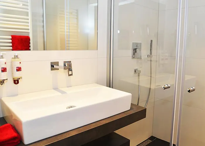 Szálloda Rotes Einhorn **** Düren - Eifel